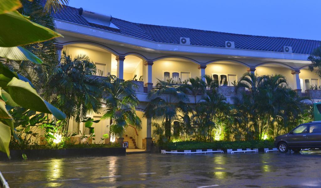 Hotel Trio Indah 2 Malang Exterior photo